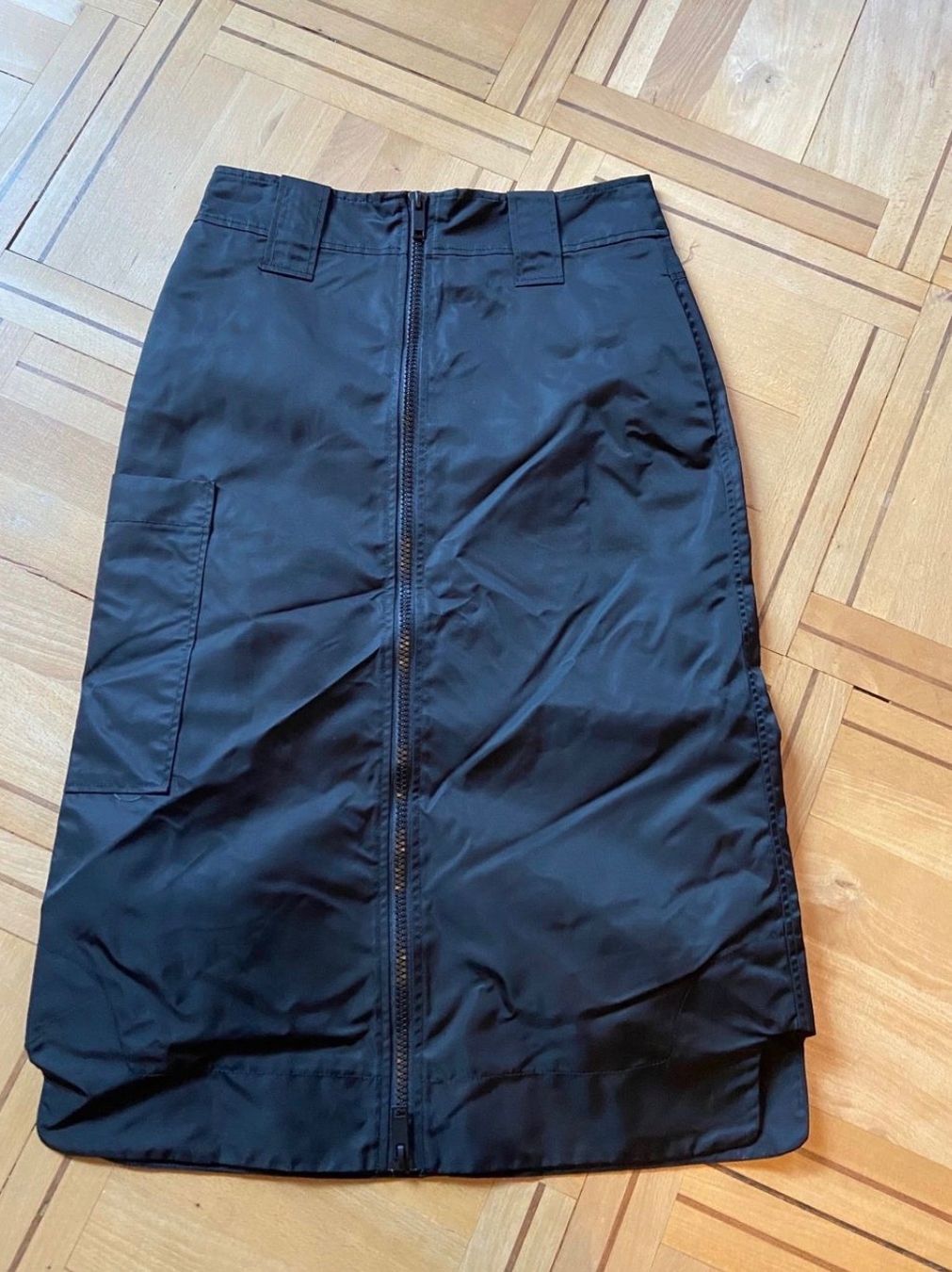 Ganni Röcke: GANNI Recycled Nylon Midi Rock 36 – Gebraucht aus Zürich von Sale_Zu 3