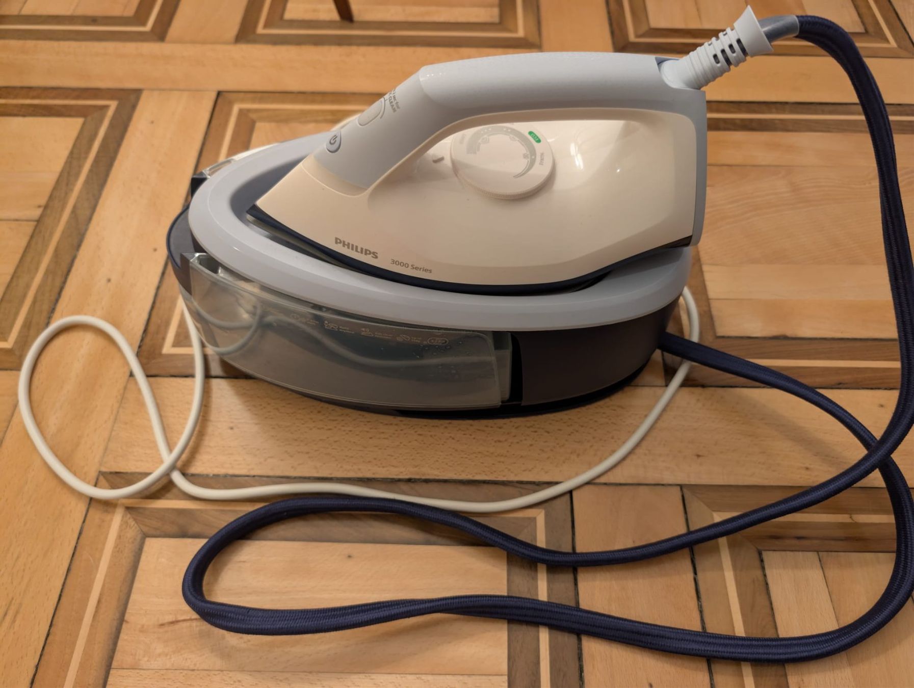 Philips Ferri da stiro: Philips 3000 Series Dampfbügelstation – Usato da Zürich venduto da tanasr