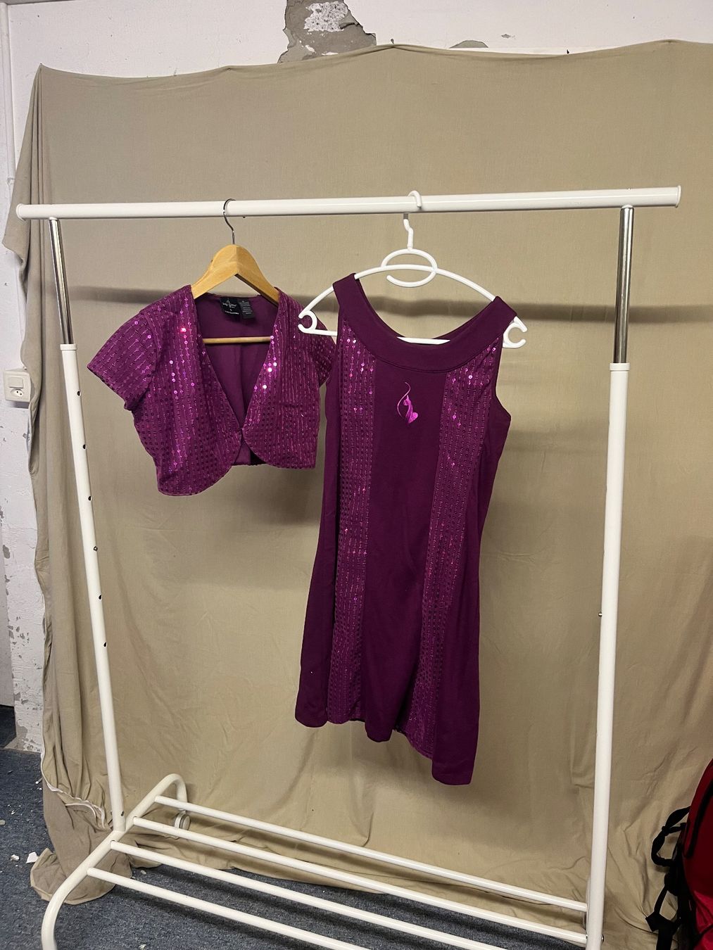 Kostüme: Kleid :  size 140 – Gebraucht aus Zürich von Proton_Slit