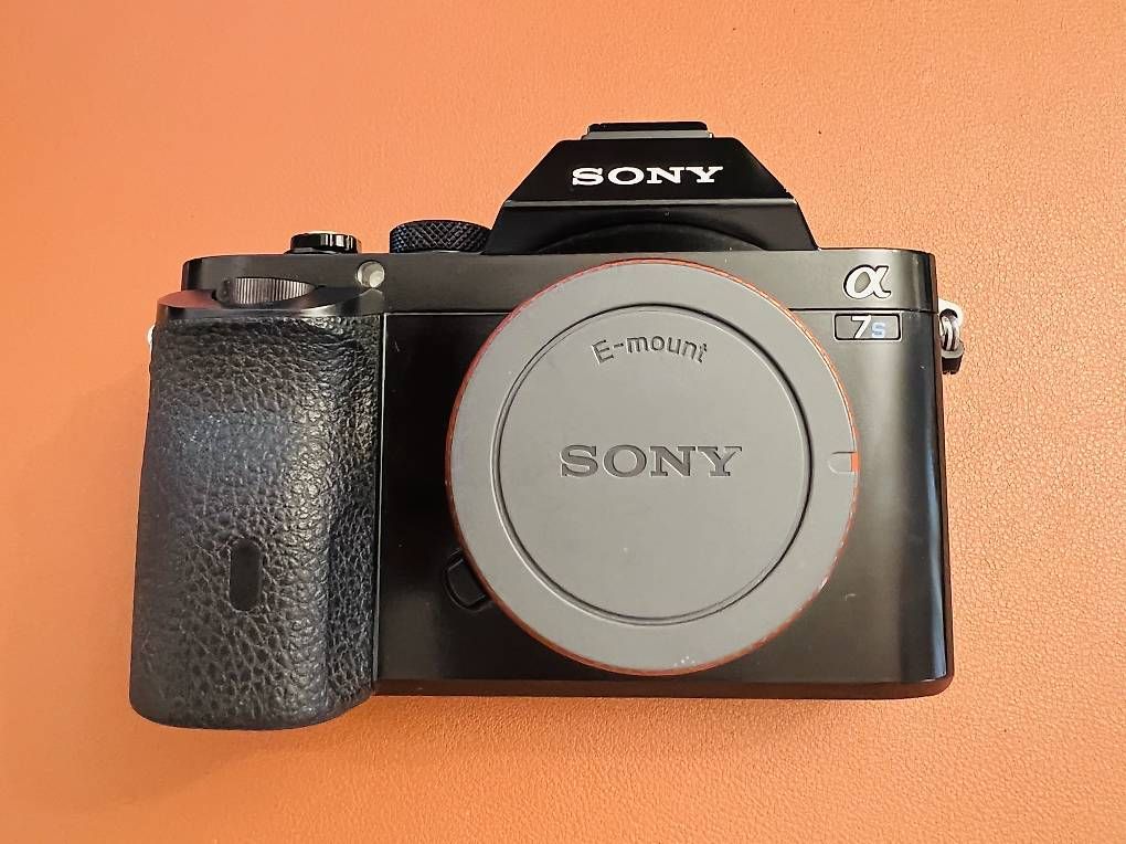 Sony Fotocamera: Sony A7S Mirrorless Camera - Low Light King – Usato da Neuchatel venduto da Pancrazi