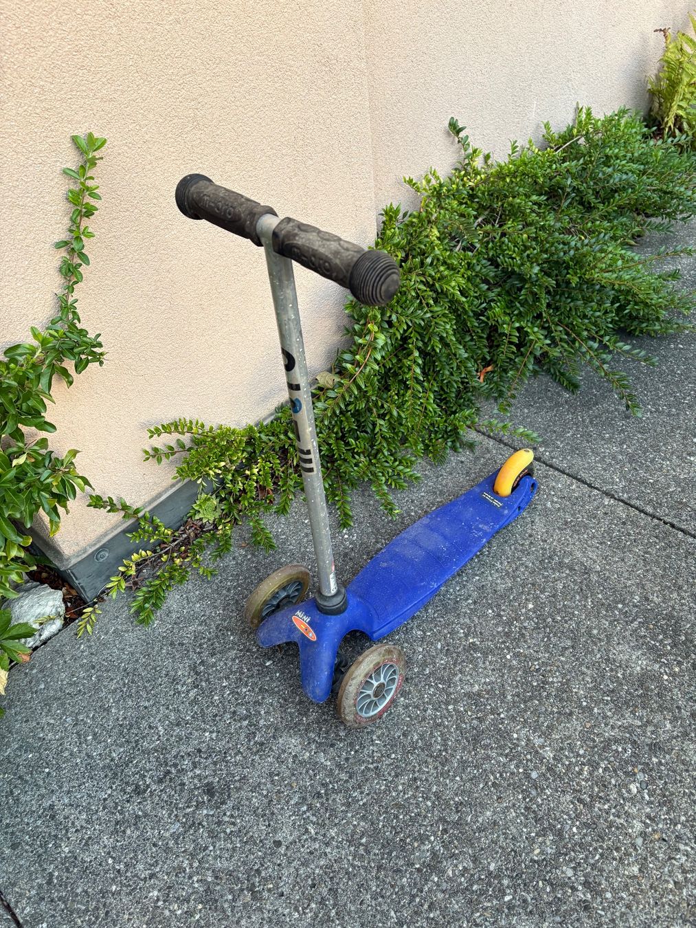 Micro Kickboard: Micro Trottinett Blau – Usato da Schaffhausen venduto da Manuobelhofer