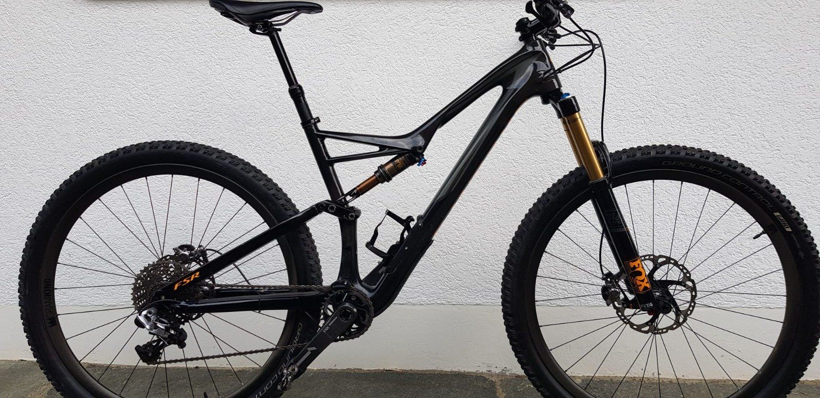 Specialized Biciclette: VTT Specialized S-Works Stumpjumper carbone taille M/L – Usato da Delémont venduto da for_b69p