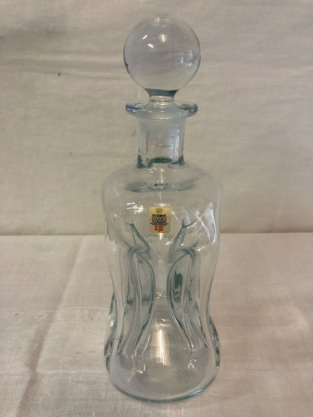 Holmegaard Karaffen: Holmegaard - Glas-Karaffe, klar, Mundgeblasen – Gebraucht aus Brunnen von Allerwaren