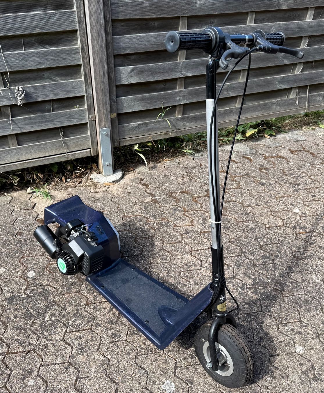 Scooters: Trotinet mit Benzinmotor – Defekt aus Brütten von Viktor3
