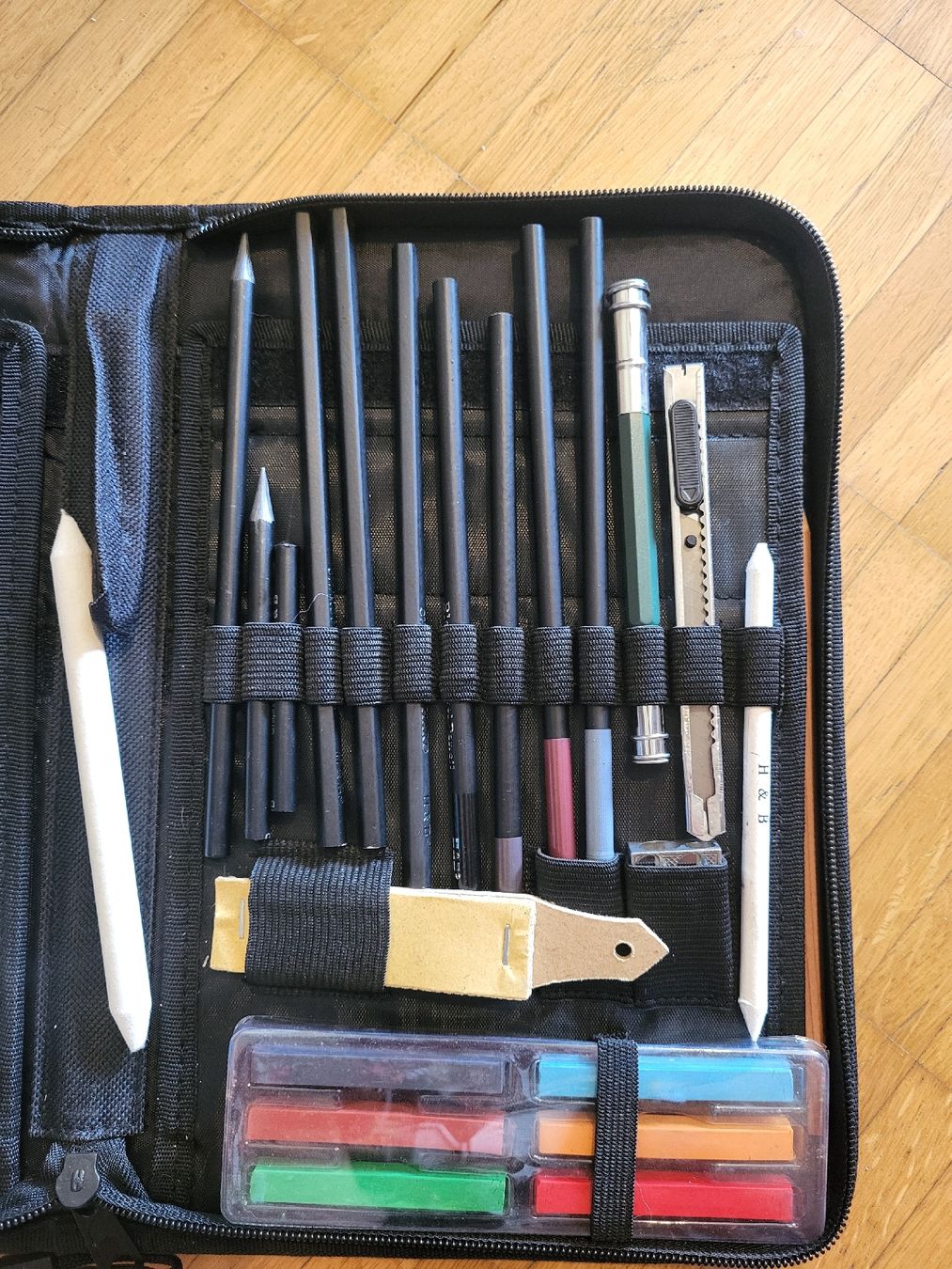 Penna & Evidenziatori: Zeichenset H&B mit 26 Teilen  – Usato da Riniken venduto da Melanie910 3