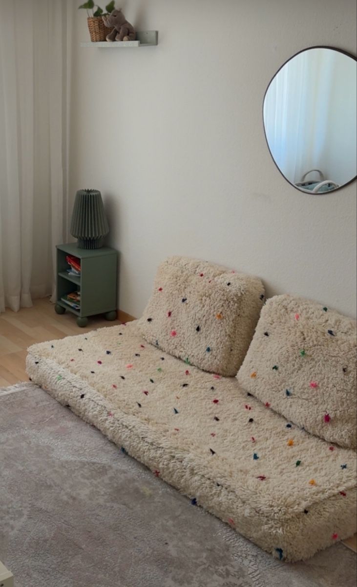 Sofas: Sofa aus Berberteppich – Neu (gemäss Beschreibung) aus Dietlikon von f.a.1975