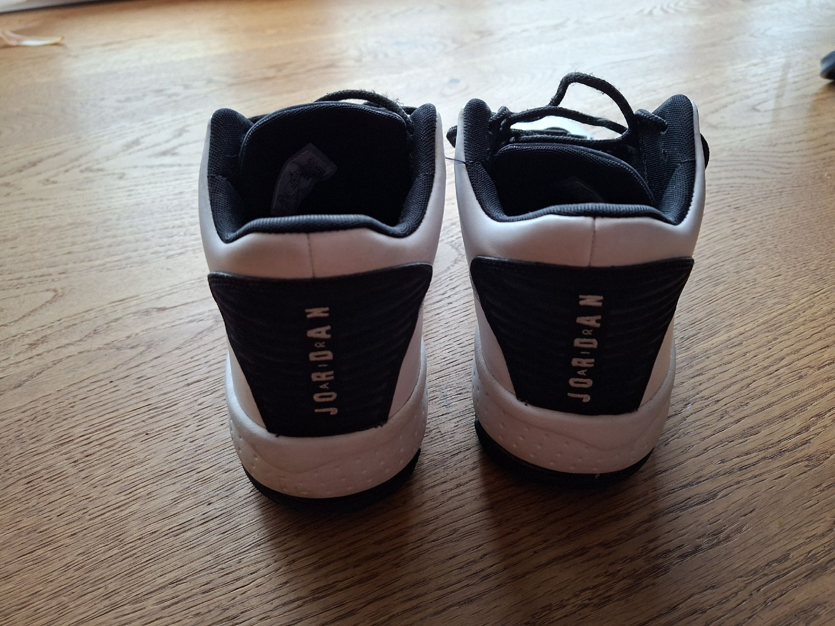 Jordan Scarpe da uomo: Jordan Max Aura 2 Weiss/Schwarz – Usato da Unterengstringen venduto da NiLi_2012 4