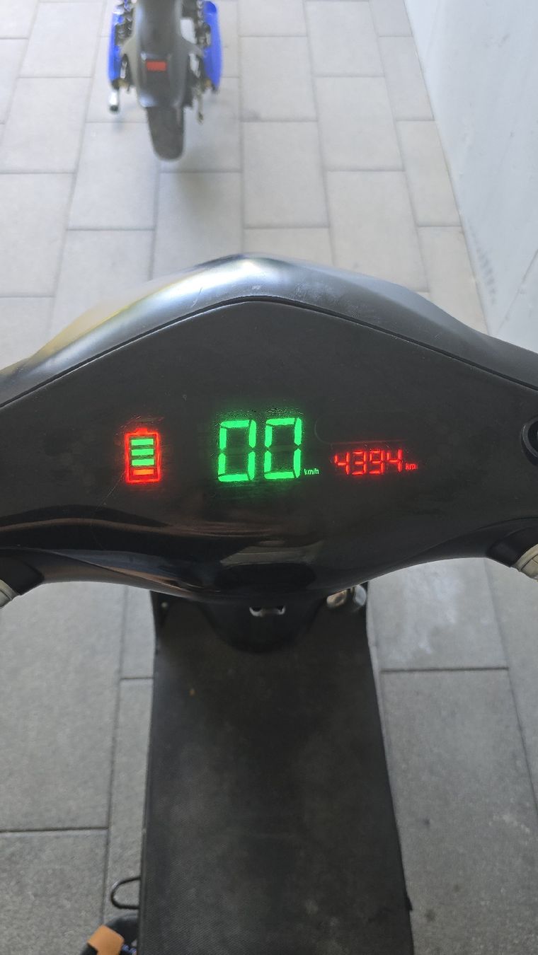 Scooter: E-Roller 25kmh Roller 25/kmh E Roller – Difettoso da Egg b. Zürich venduto da psy_tj5h 6