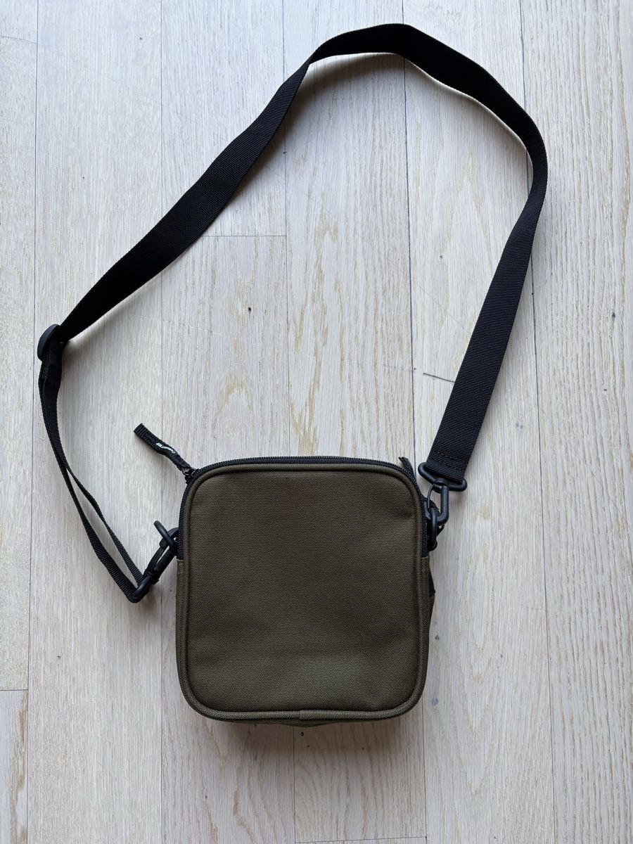 Carhartt Borse: Carhartt WIP Essential Bag green – Nuovo (secondo la descrizione) da Wohlen AG venduto da sve_j8jf 1