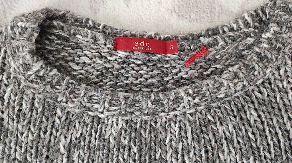 Pulls & Sweat-shirts: Damen Pullover Grösse S grau – D'occasion à Sempach Station par Szizi 2