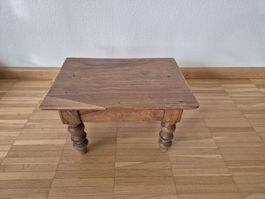 Antiker Fuss-Schemel mit gedrechselten Beinen; Nussbaum