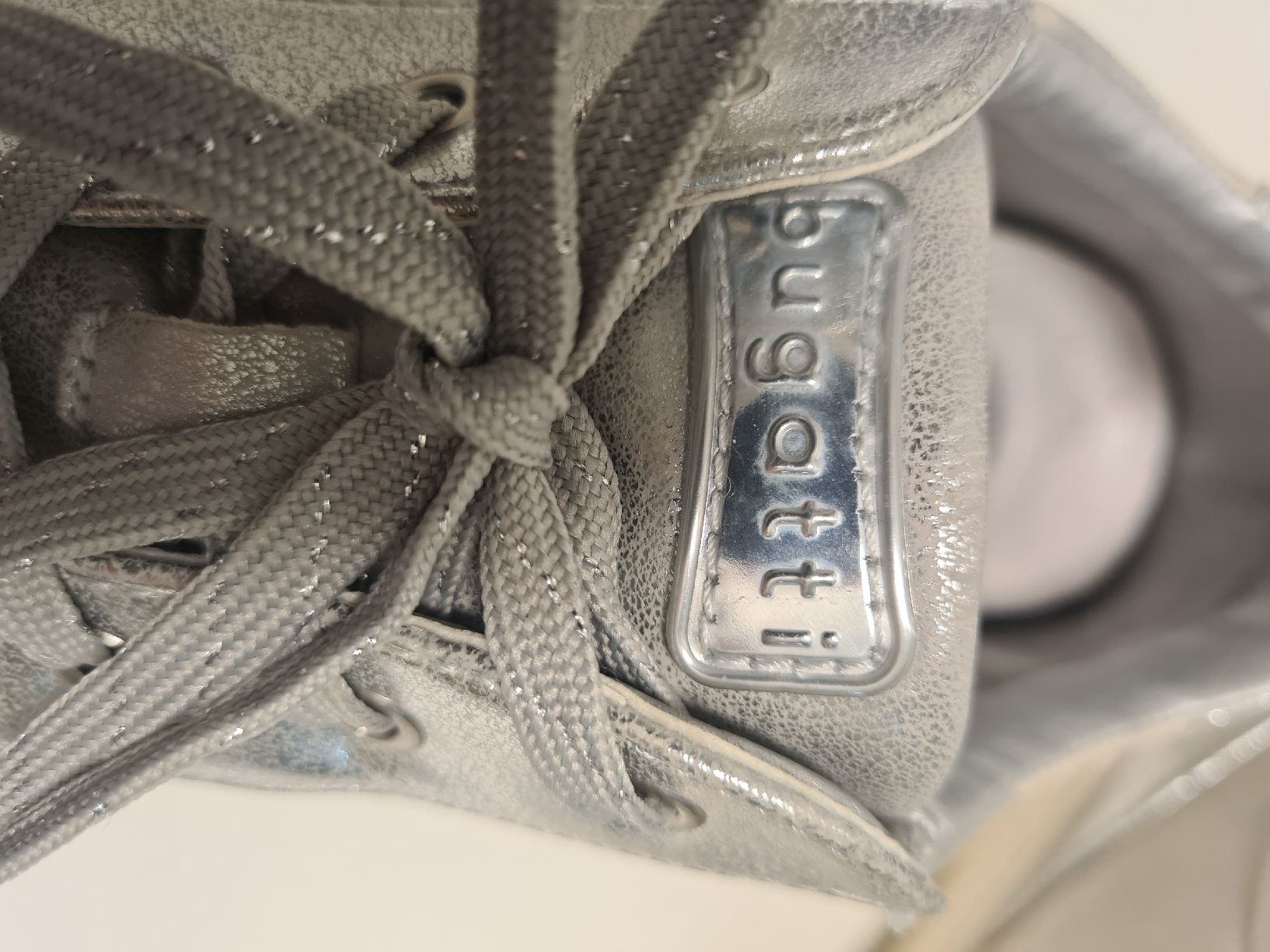Bugatti Scarpe da donna: Bugatti Sneaker, Silber mit Sternen, Grösse 40 – Usato da Winterthur venduto da Jana1701 5