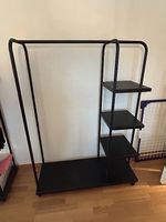 Gratis Garderobe schwarz