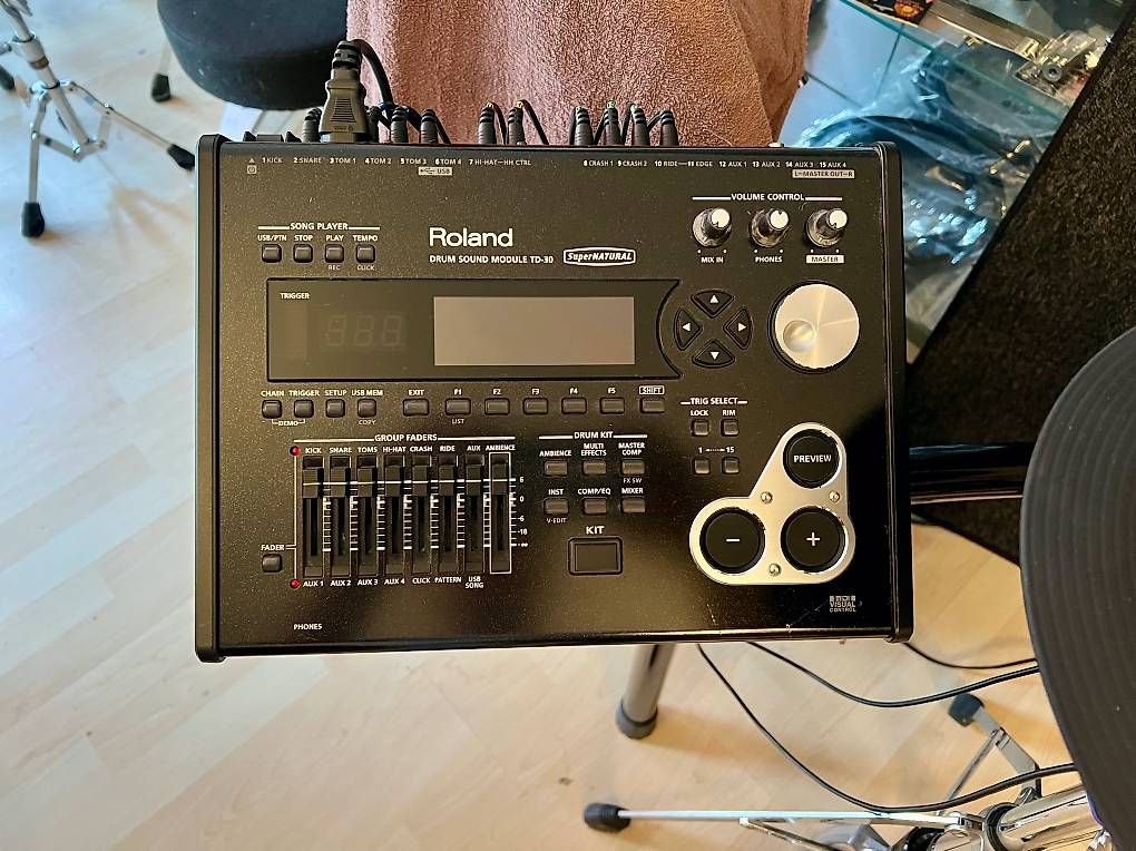 Roland Strumenti musicali: E DRUM ROLAND TD 30 SET – Usato da Lausen venduto da Splash54 1