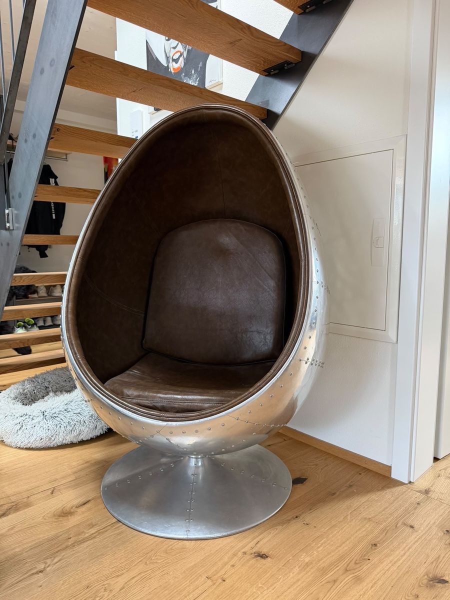 Kare Sessel: Sessel Ei Form Leder Aluminium Nieten  – Neu (gemäss Beschreibung) aus Schupfart von san_t9fp