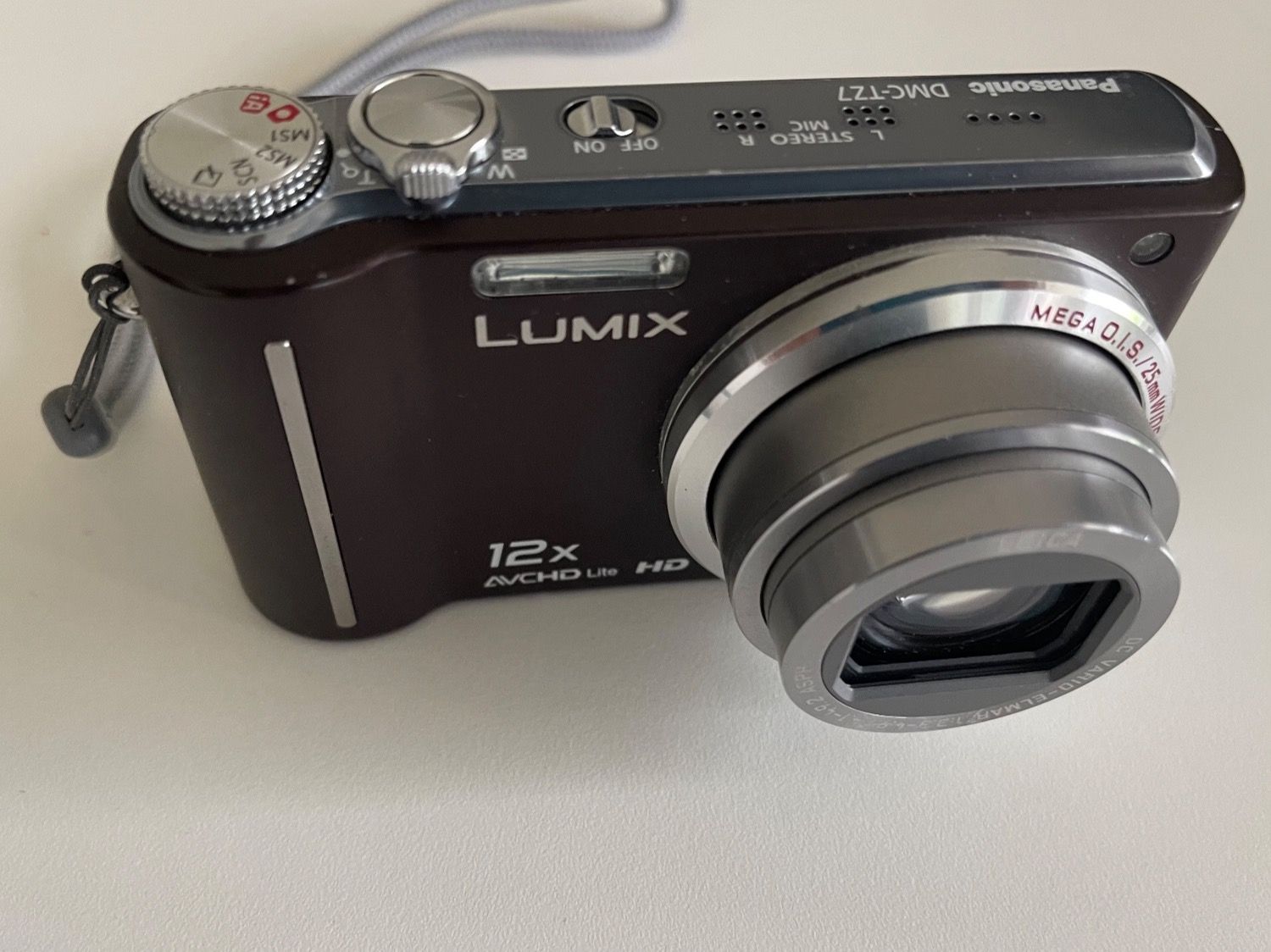 Panasonic Kamera: Panasonic Lumix DMC-727 – Gebraucht aus Unterägeri von