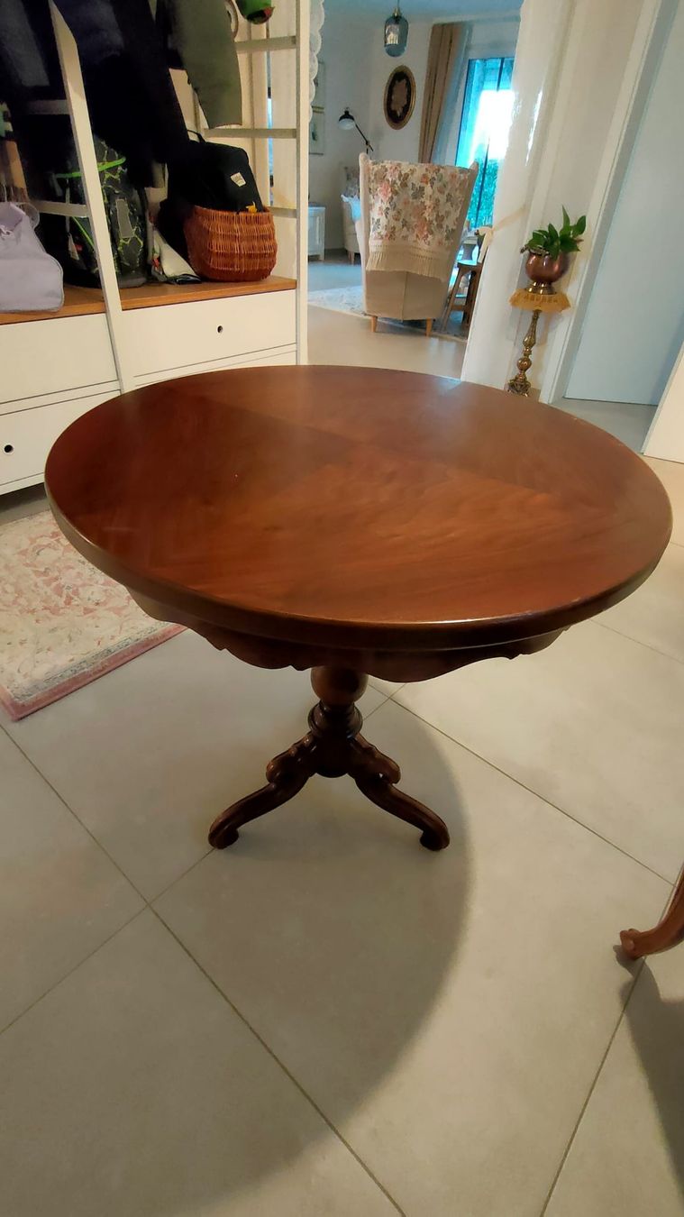 Tavoli: Tisch - Durchmesser 66cm - Dicke 2.8cm  67cm hoch – Usato da Mattwil venduto da FamilieG. 2