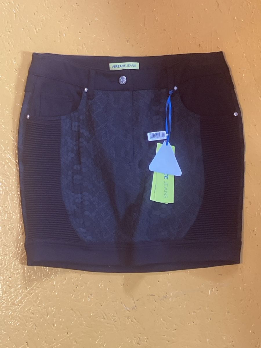 Versace Gonne: Versace Stretch Minirock Gr.40 NEU – Nuovo (secondo la descrizione) da Erlenbach im Simmental! venduto da Simmentaler-Perlen