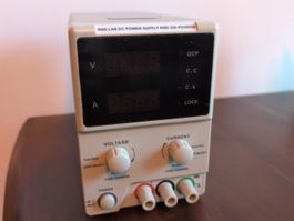Labornetzgerät Einstellbar 30V 5A 150W CEE 7/7 Stecker, RND