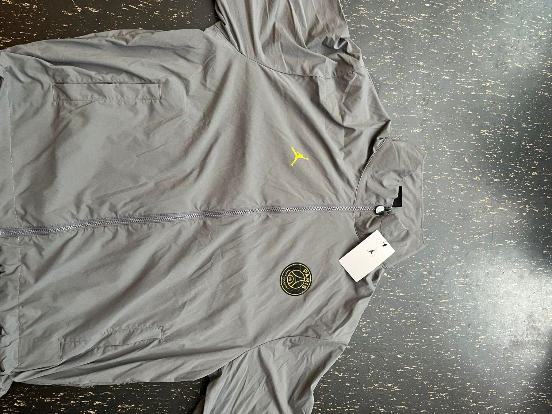 Jordan Jacken: PSG Trainingsjacke – Neu und originalverpackt aus Basel von sos_kzg6