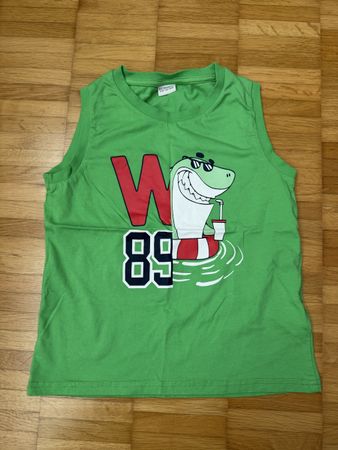 LC Waikiki T-Shirt grün Hai Motiv Gr. 110-116 neu
