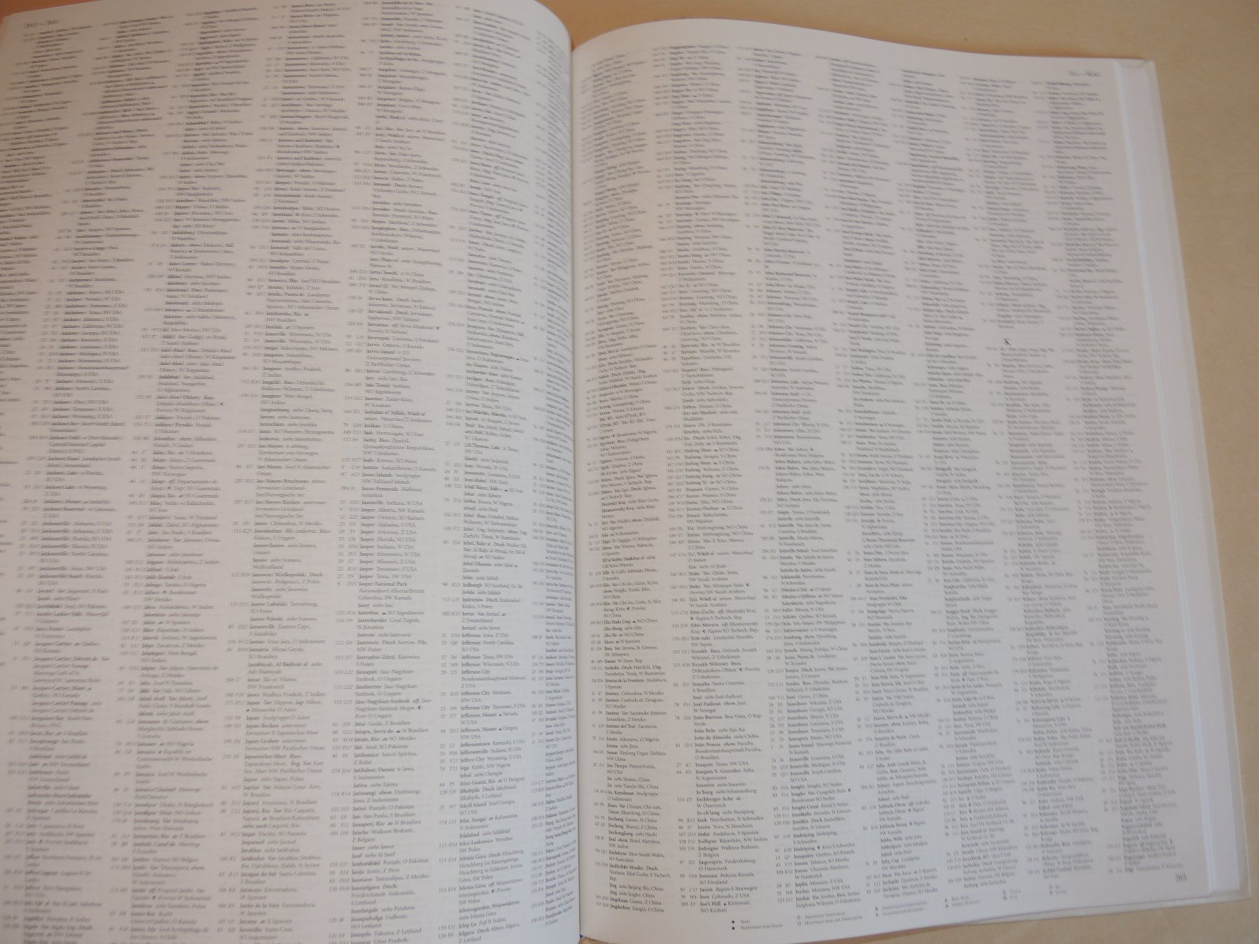 Bücher: Welt Atlas Mondo Verlag – Gebraucht aus Rorschach von maeck8 9