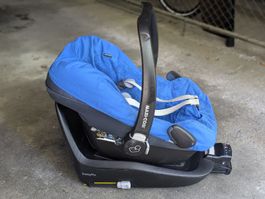 Maxi-Cosi Pebble Plus Kindersitz mit Isofix Station
