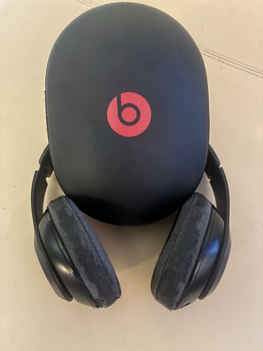 Beats Kopfhörer: Beats Headphones with Case Used Condition – Gebraucht aus Zürich von Sergio.BR