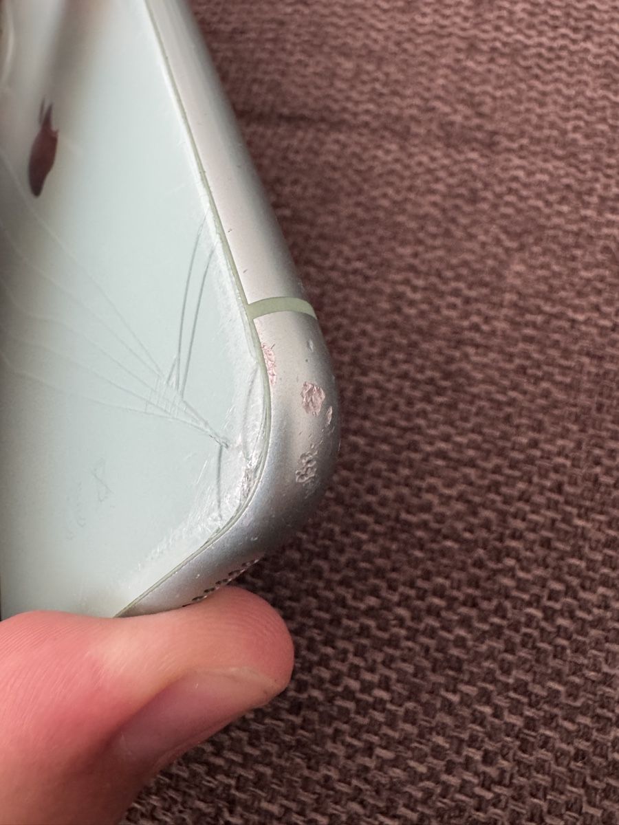 Apple Handys / Smartphones: iPhone 11 64 GB mintgrün – Defekt aus Hermetschwil-Staff von rossoneri94 6