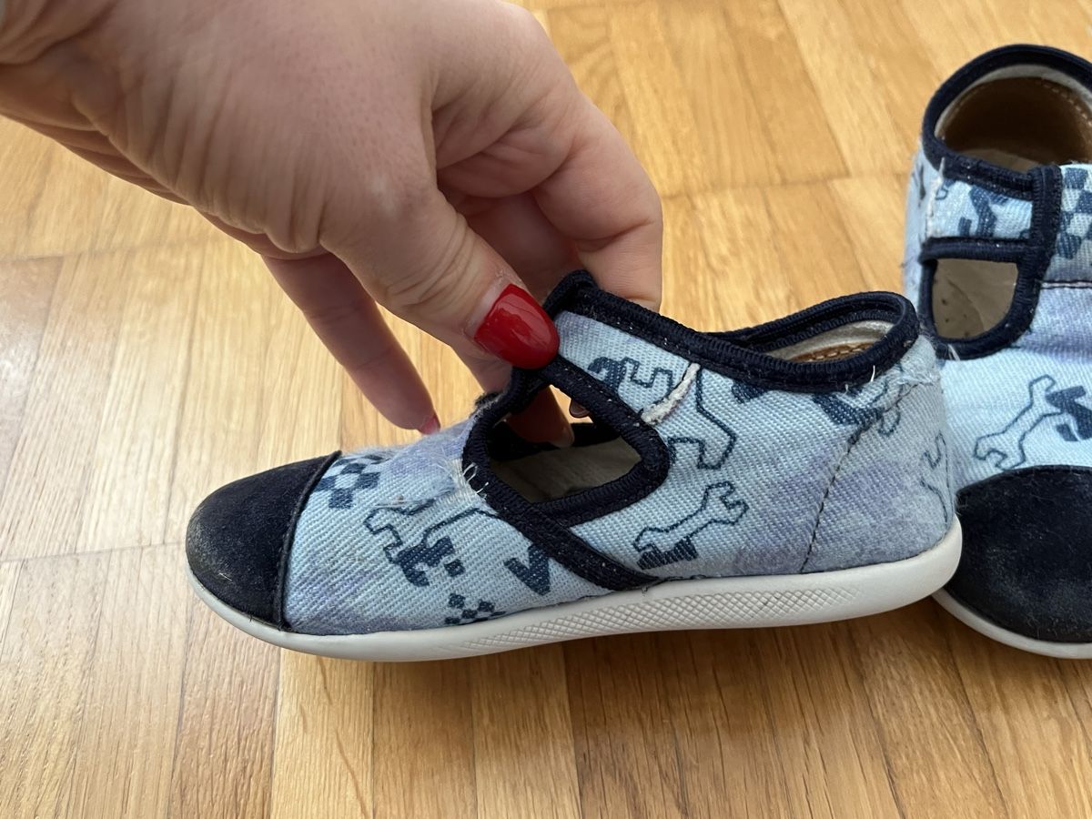 Scarpe per ragazzi: Hausschuhe Gr. 25 – Usato da Jona venduto da Good_luck_ 1