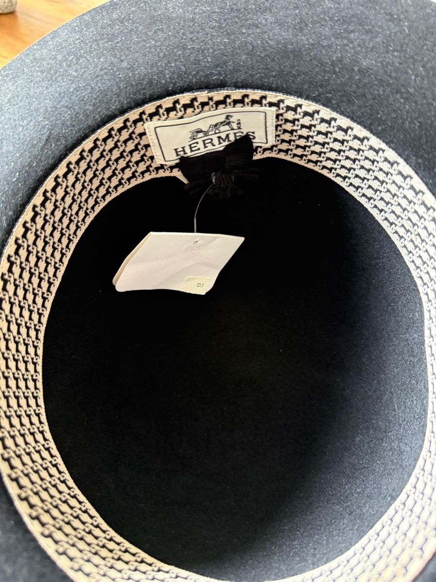 Hermès Copricapi, berretti & cappellini: Hermès Betty Hat – Nuovo (secondo la descrizione) da Zürich venduto da Folgado 2
