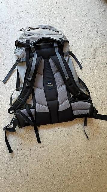 Deuter Zaini: Trekking-Wanderrucksack DEUTER 45+ – Usato da Luzern venduto da regard0 1