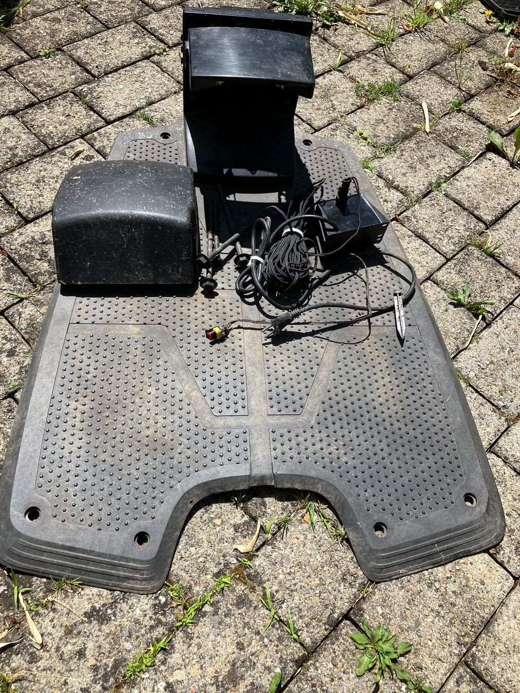 Husqvarna Tagliaerba: Husqvarna auto mower 220 AC – Difettoso da Männedorf venduto da lareina 4