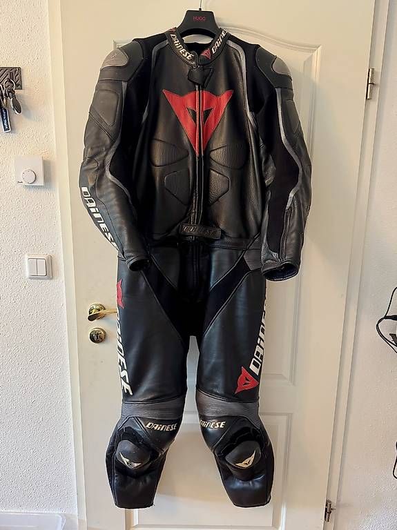 Completi: Dainese Avro Gr 52 Lederkombi  – Usato da Bellikon venduto da hundred 1