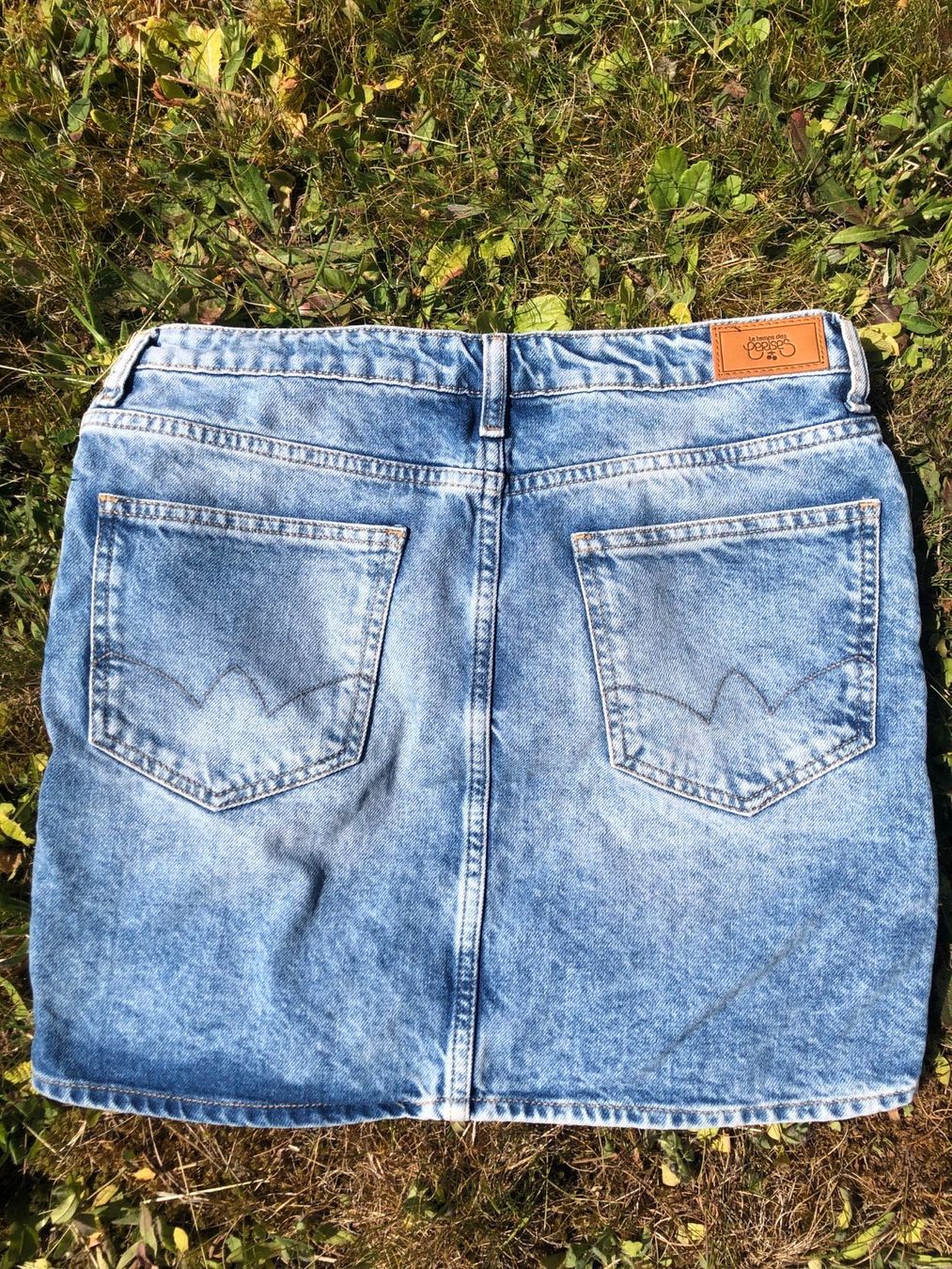 Gonne: Jeansrock mit coolem Seitenknopf-Look – Usato da Wädenswil venduto da Pixie_ 2