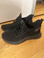 Schwarze Turnschuhe, sehr bequem!