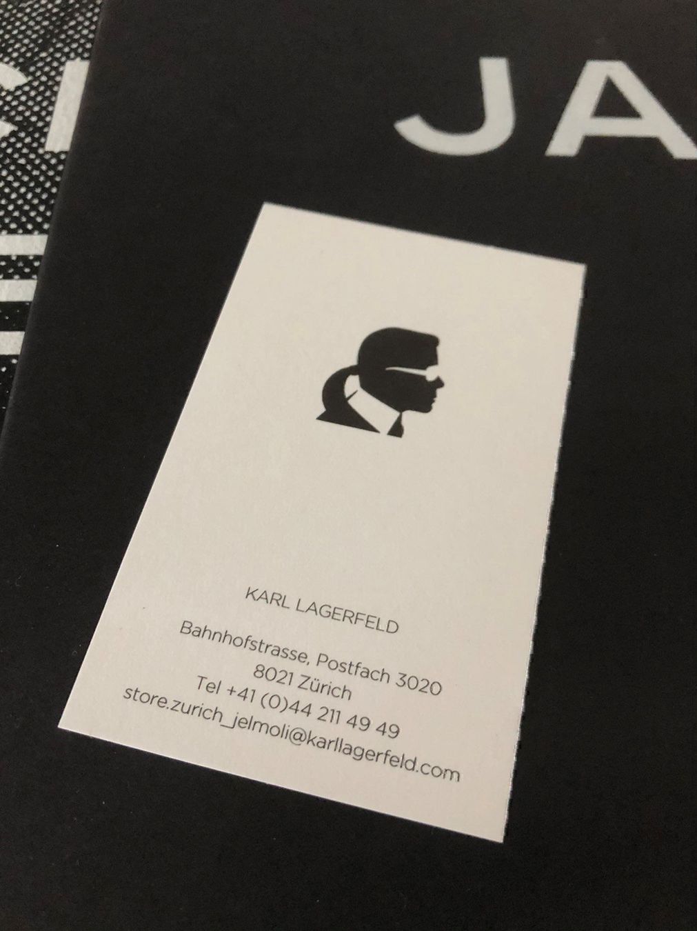 Libri: KARL LAGERFELD - THE LITTLE BLACK JACKET – Usato da Zürich venduto da Christian-Albert 8