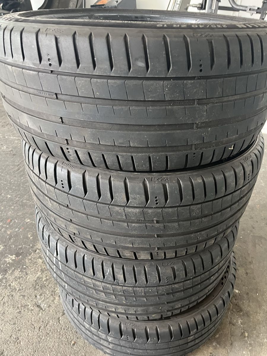Pneumatici & Ruote complete: 235/40/19 Michelin mit Montage 270.- – Usato da Möriken AG venduto da duv_c6rr