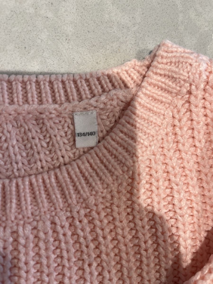 Pullover & Sweatshirts: Pullover rosa 134/140  – Gebraucht aus Münchwilen TG von Kaira0811 1