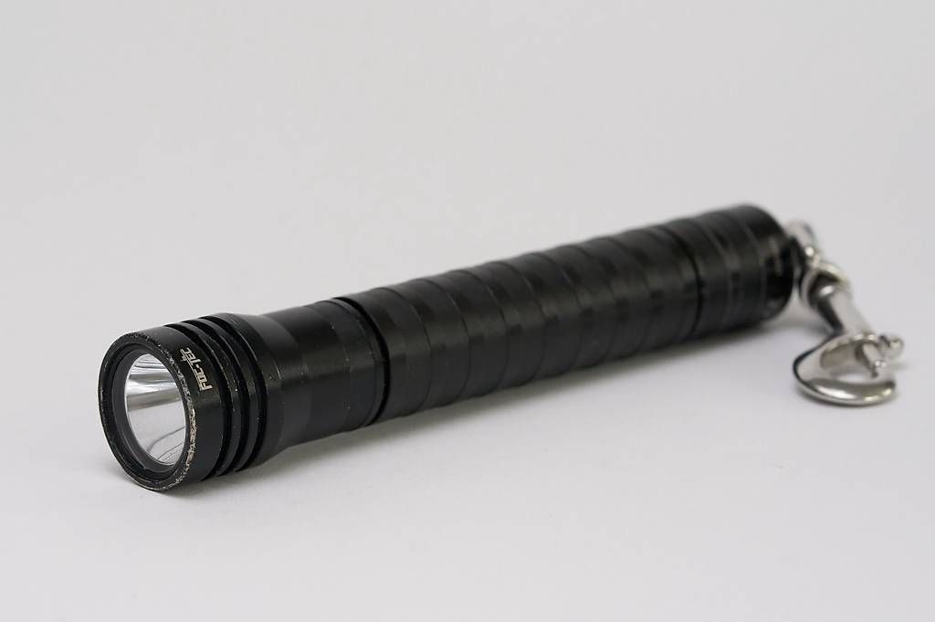 Lampade: FocTec LED Backup-Tauchlampe  inkl. Karabiner – Usato da Wettswil venduto da tomuhl02