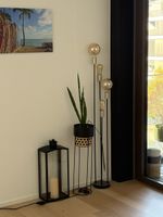 Stehlampe schwarz mit 4 Vintage Glühbirnen