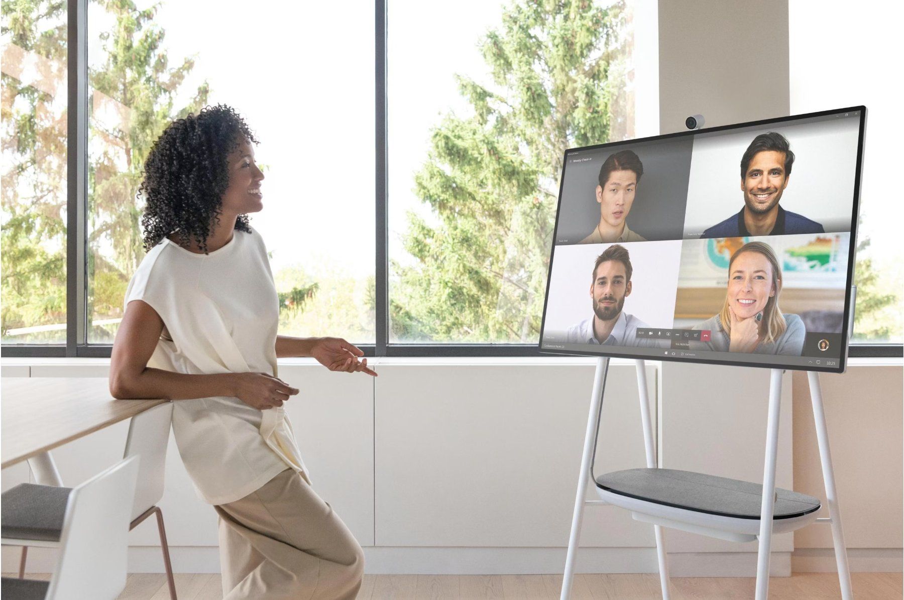 Microsoft Monitor: Microsoft Surface Hub 2S - 50" mit Mobile Stand und Akku – Usato da Mühledorf SO venduto da Neotech320 3