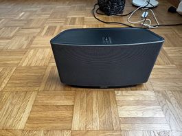 Absolut neuwertige Sonos Play 5 Box , Nichtraucherhaushalt
