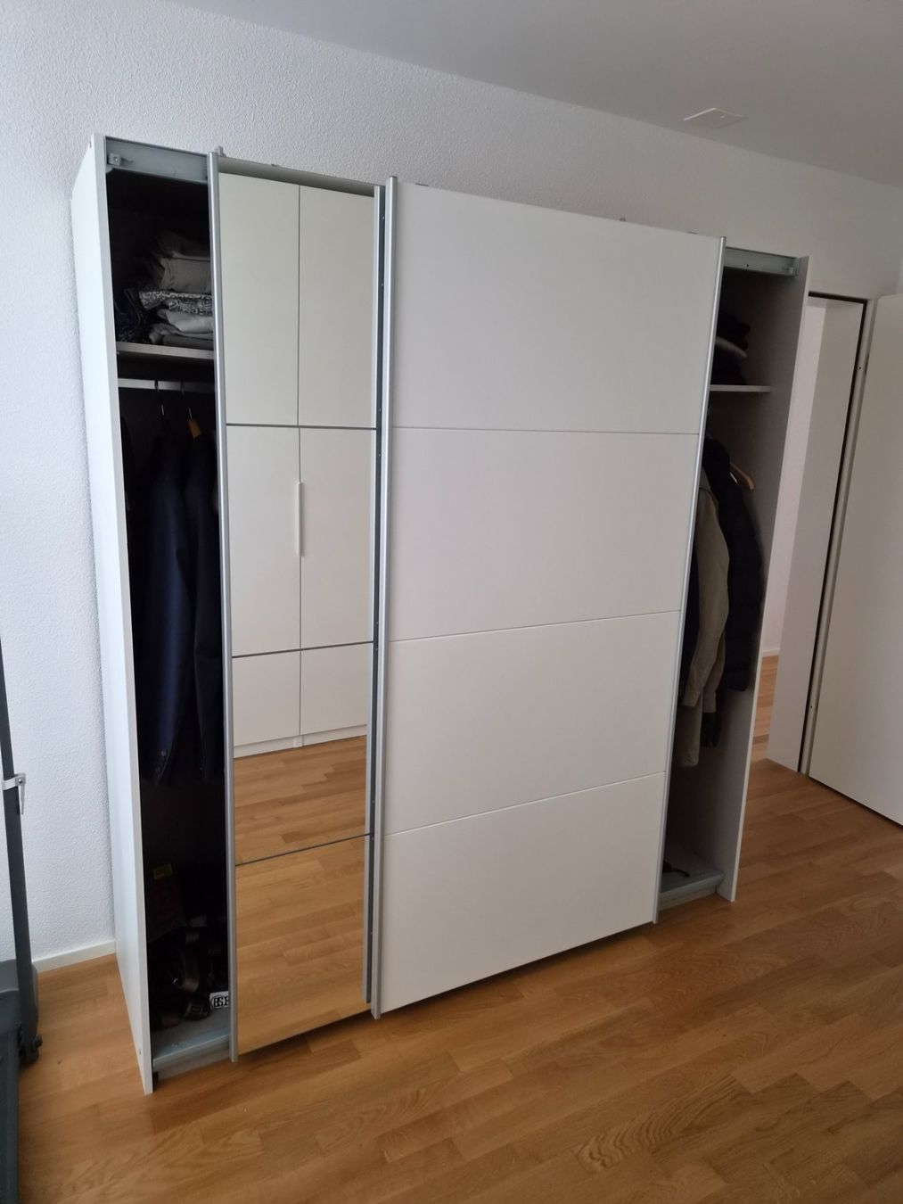 Armadi: Kleiderschrank mit Schiebetüren – Usato da Rossrüti venduto da DenisR82 1