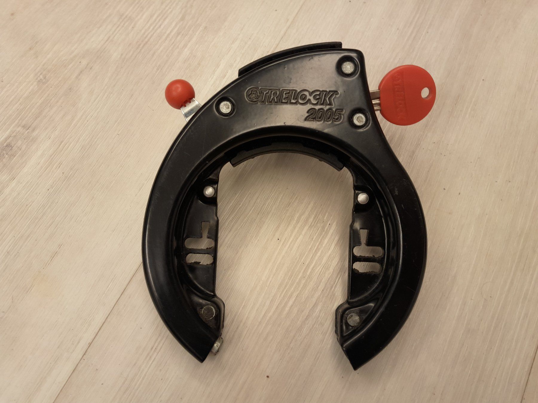 Pezzi di ricambio: Schönes Rahmenschloss, Trelock 2005 – Usato da Grossaffoltern venduto da bicycling-upcycling