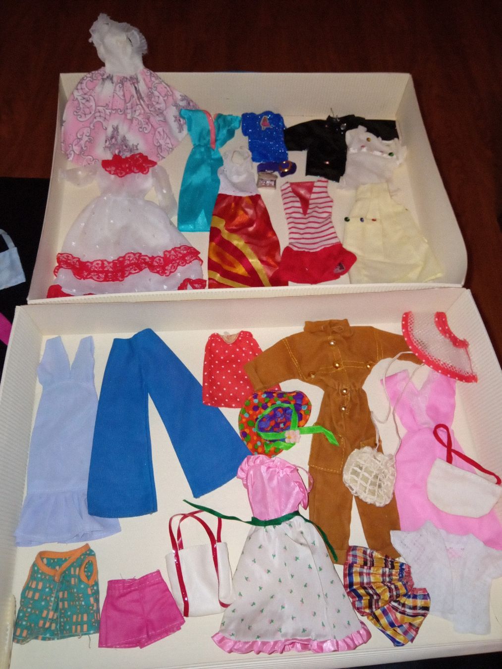 Bambole: abiti vintage Barbie + di 80 pezzi – Usato da Biasca venduto da Old_6blh 1