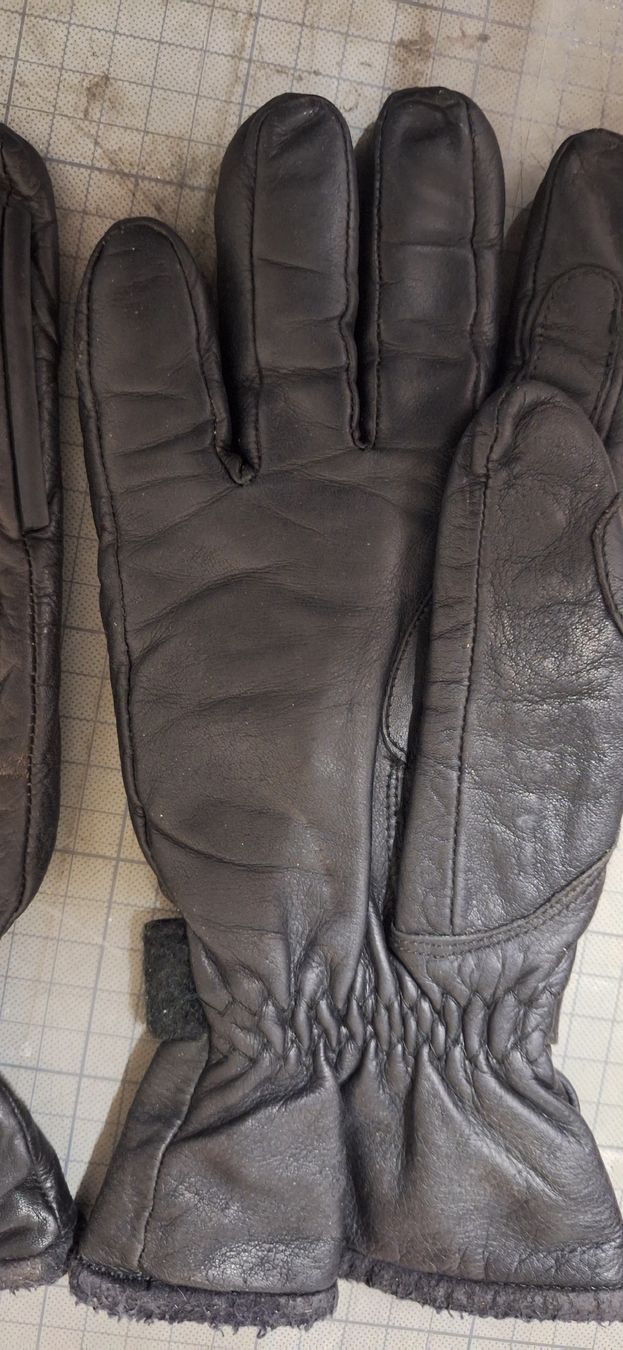 Handschuhe & Handstulpen: 2 Paar Motorradhandschuhe Leder  – Gebraucht aus Brugg AG von bacbac5757 2