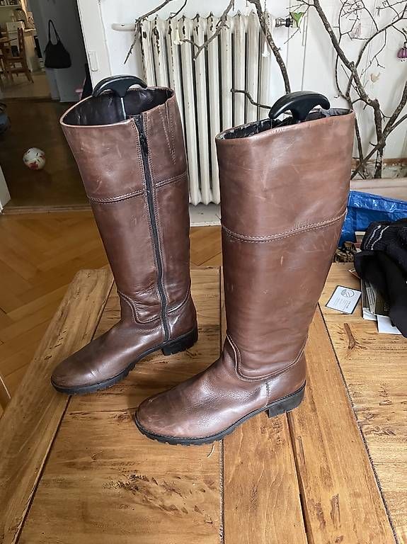 Damenschuhe: Lederstiefel Grösse 39 – Gebraucht aus Bern von schutzengel84