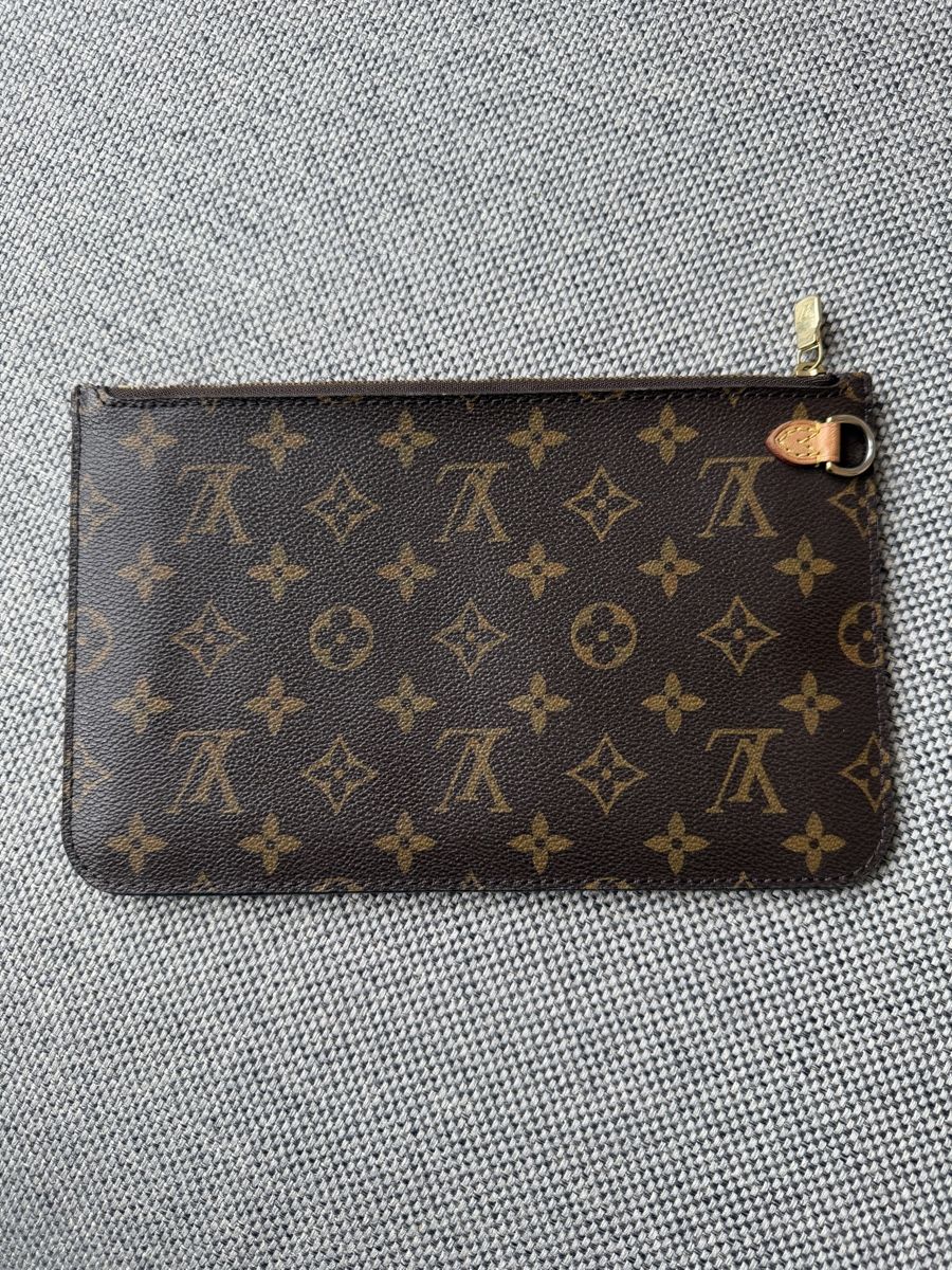 Louis Vuitton Custodie per cosmetici: Louis Vuitton Monogramm Pochette von Neverfull – Nuovo (secondo la descrizione) da Aesch BL venduto da Srb_95 1