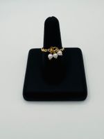 Schöner Ring mit Anhänger / Grösse: 53